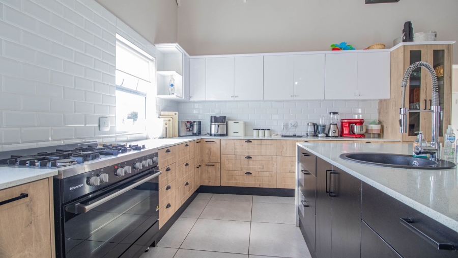 To Let 3 Bedroom Property for Rent in Blue Lagoon Western Cape